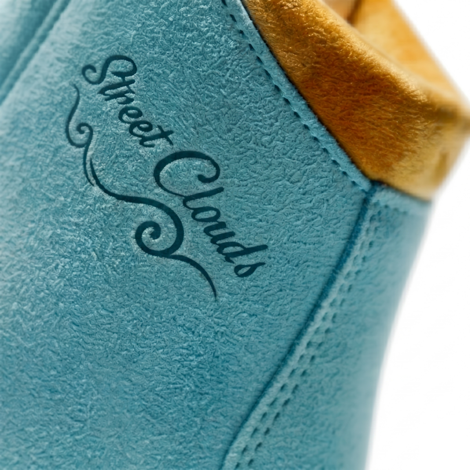 #color_Light blue (Suede Leather)
