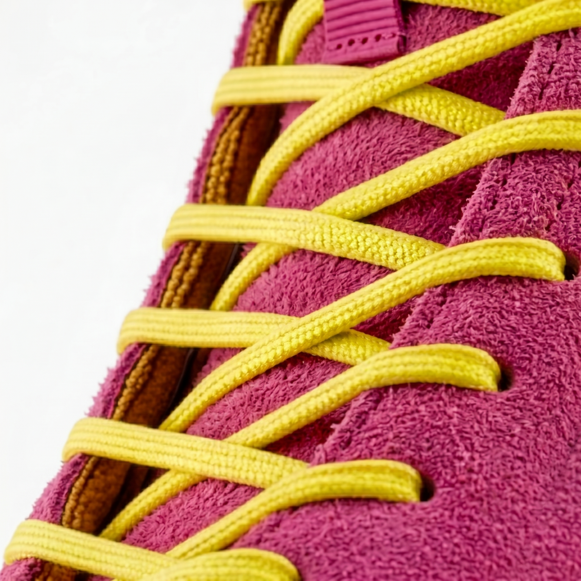 #color_Magenta (Suede Leather)
