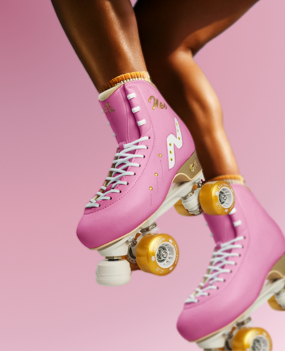 STREET ROLLER SKATES